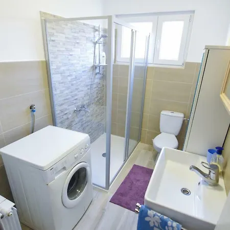 F-holiday Appartement *