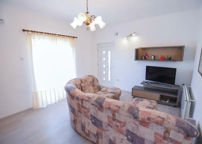 F-holiday Lägenhet *