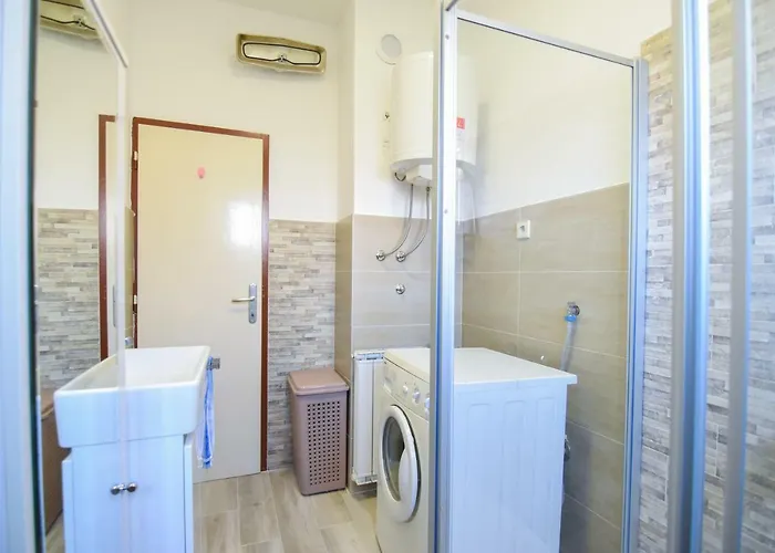 F-holiday Lägenhet *